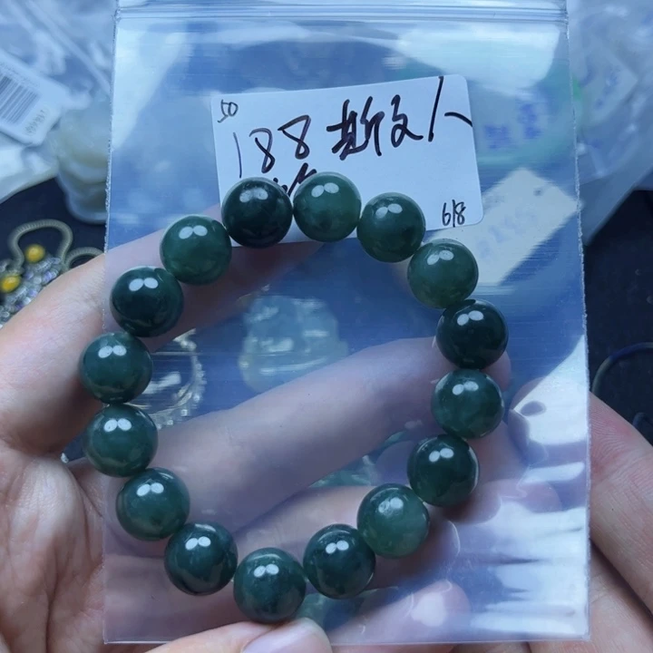 翡翠戒指未镶嵌?****?明天