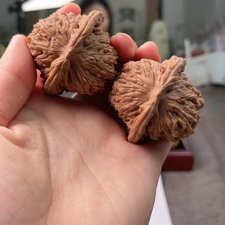 文玩核桃把件流****年四座楼