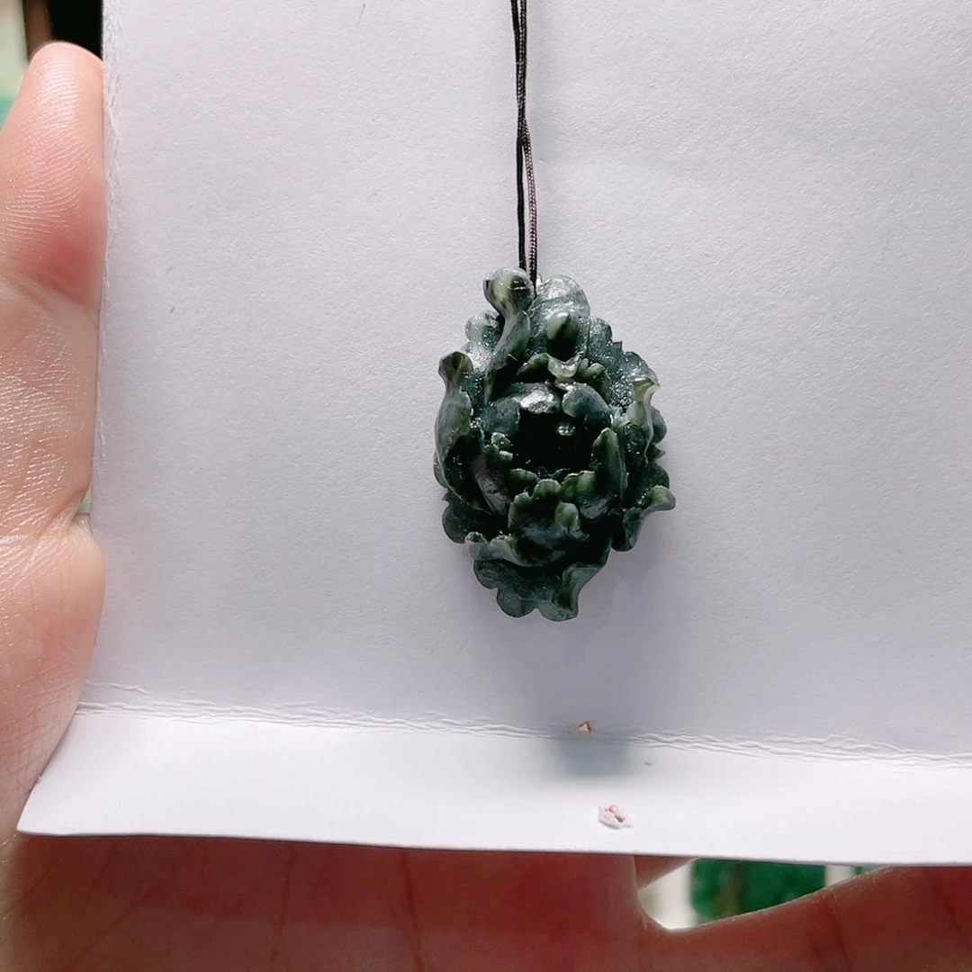 独山玉未镶嵌颈饰