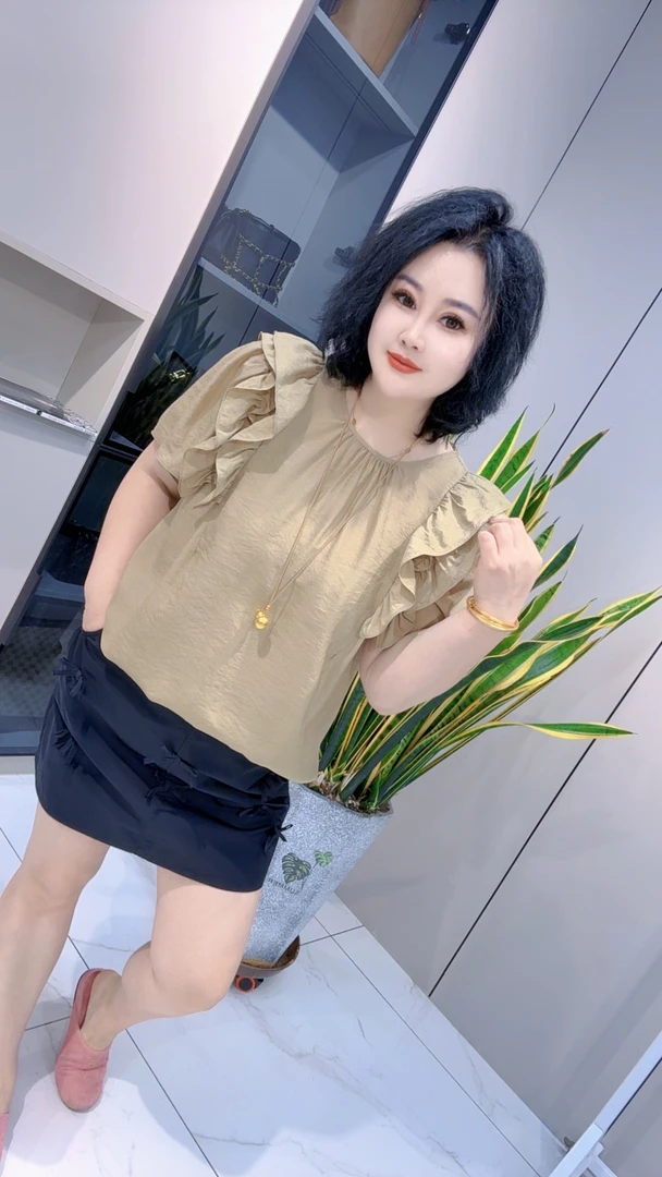 【娟姐精选】3019春夏欧货肩部飞飞洋气减龄时尚衫