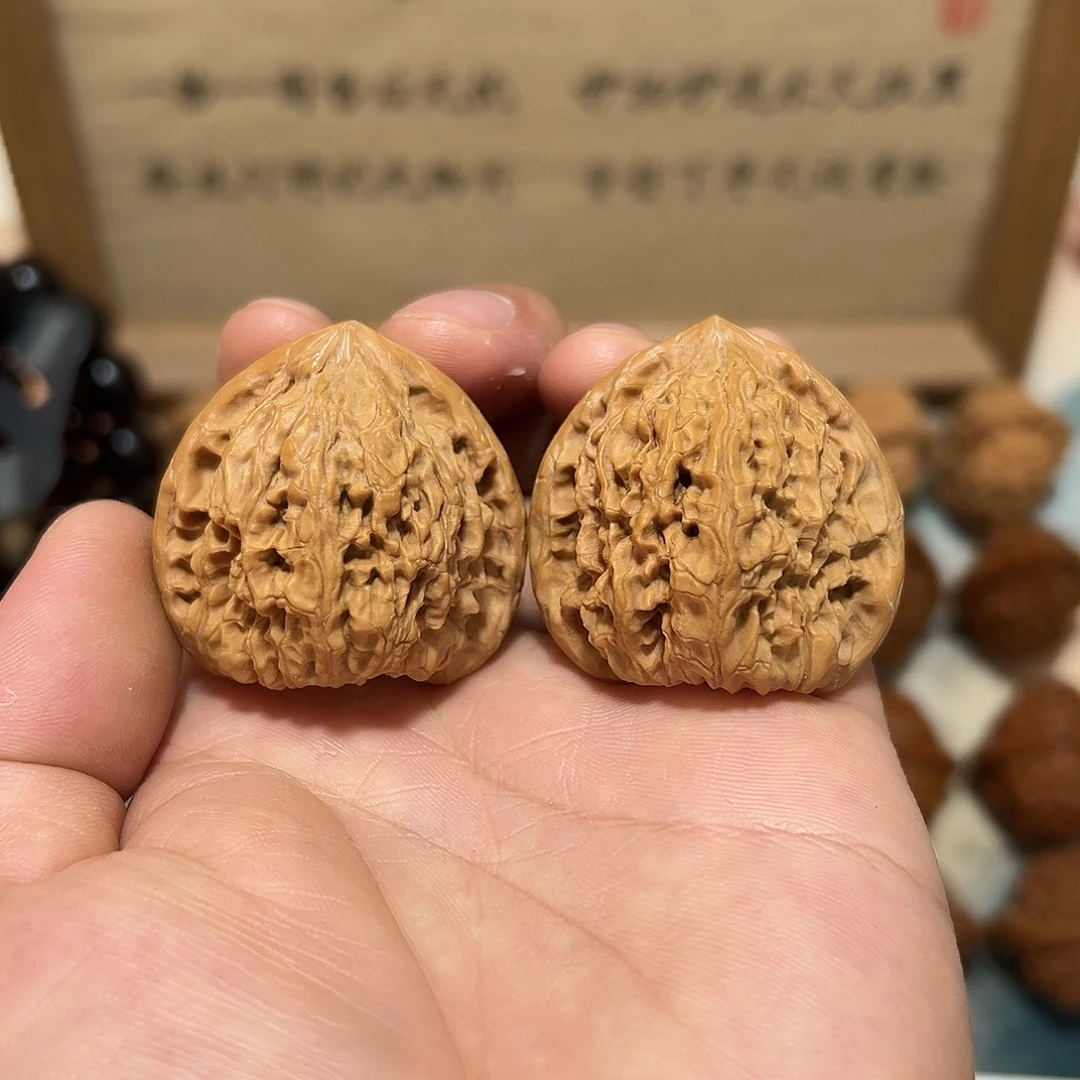 52号文玩核桃40尺南疆石