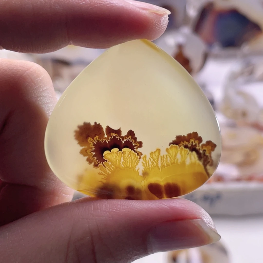 玛瑙/玉髓未镶嵌珠宝奇石