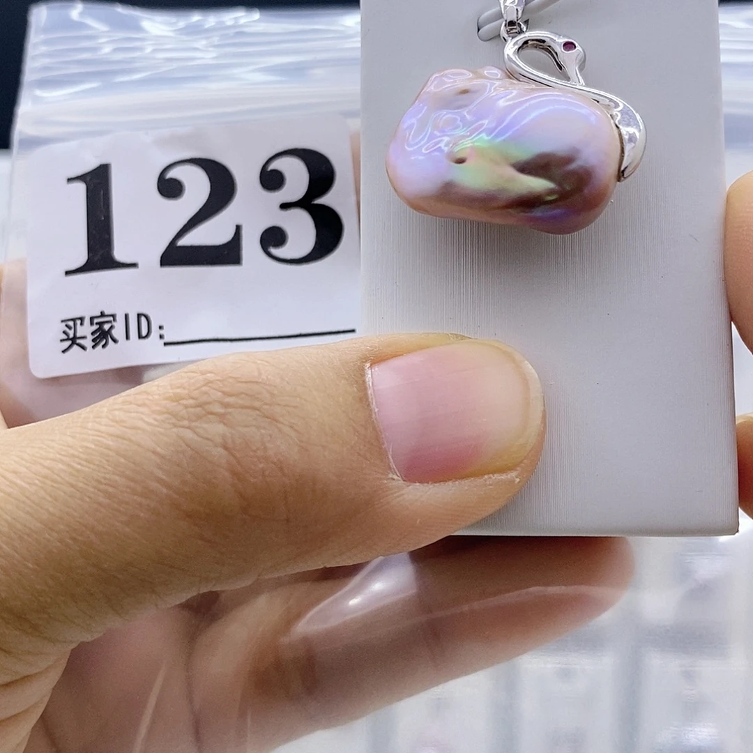 钛钢淡水珍珠颈饰