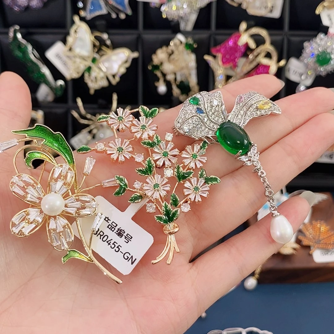 锆石铜合金3个绿色系胸针