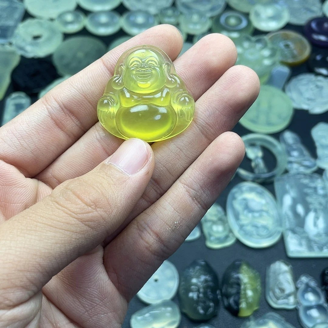 岫玉未镶嵌颈饰佛公