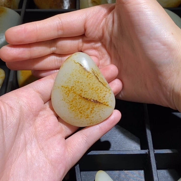 和田玉（糖玉）未镶嵌颈饰k****.