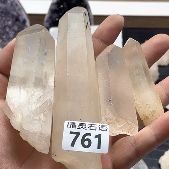 苏***帅水晶未镶嵌大型摆件（非配饰）