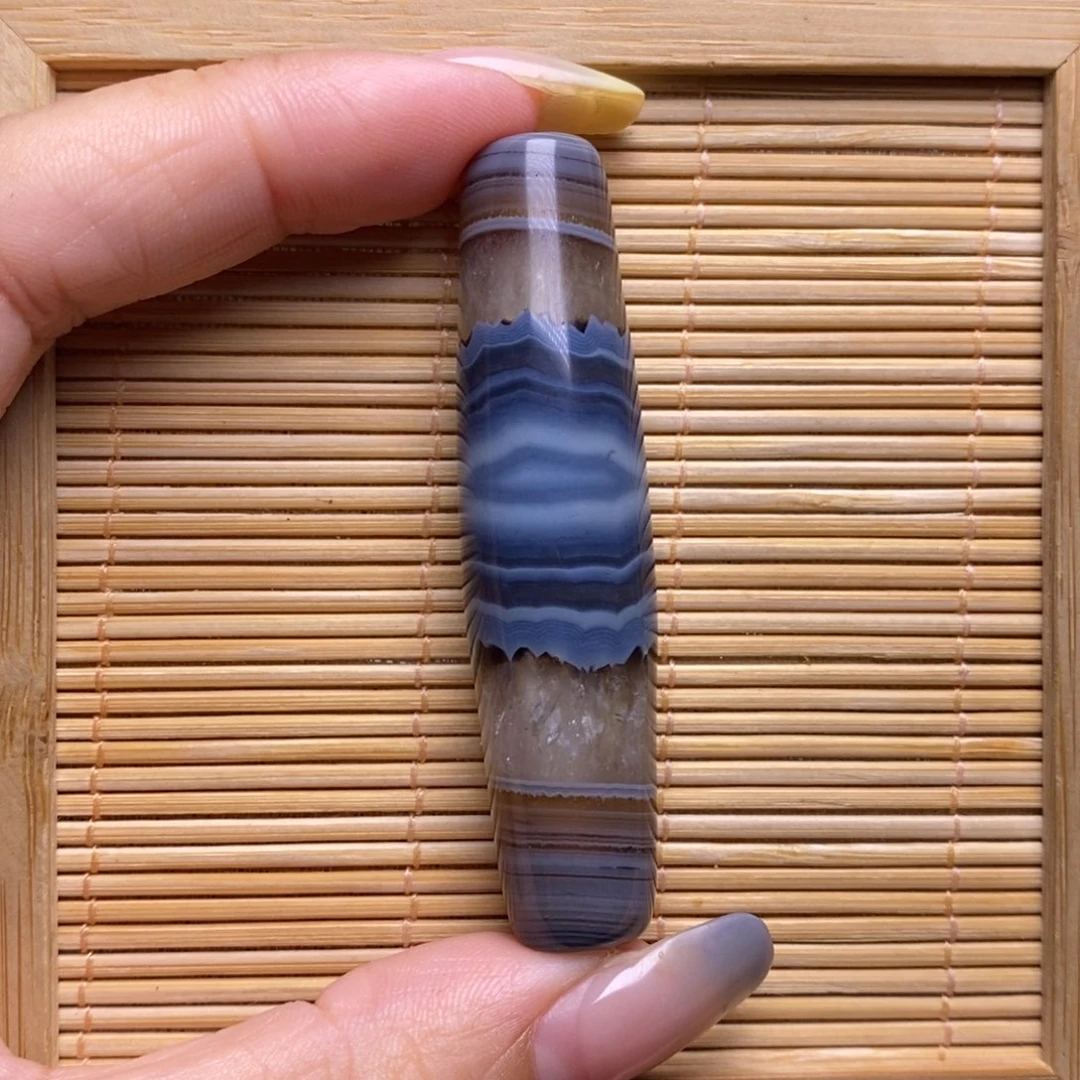 贝***体玛瑙/玉髓未镶嵌珠宝半成品