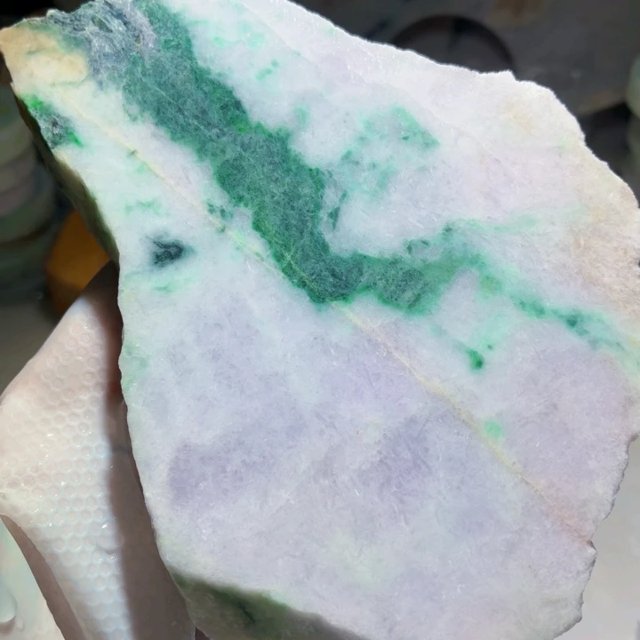 颈饰未镶嵌翡翠边角料