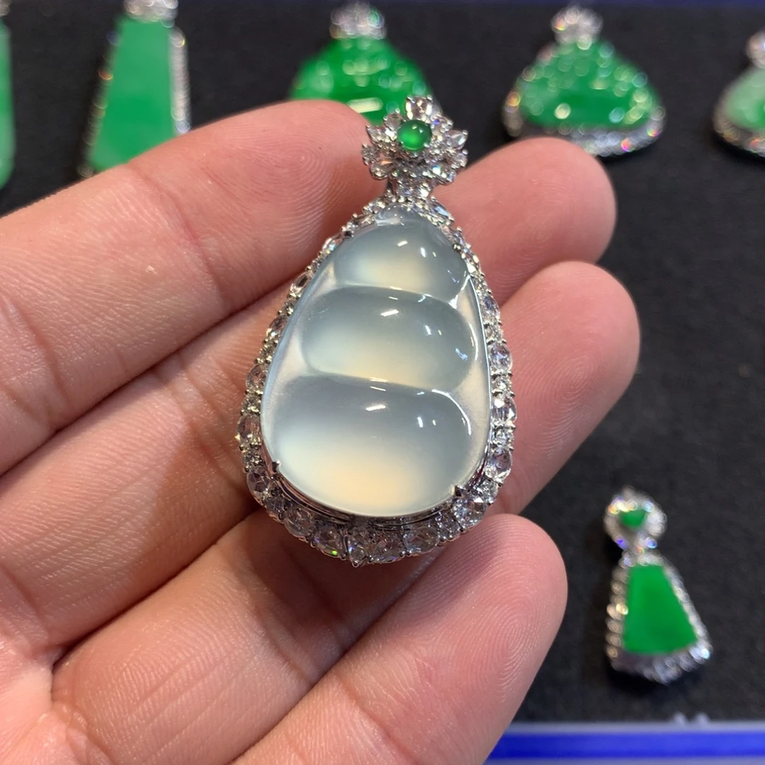 翡翠18K金镶嵌吊坠(不含链)