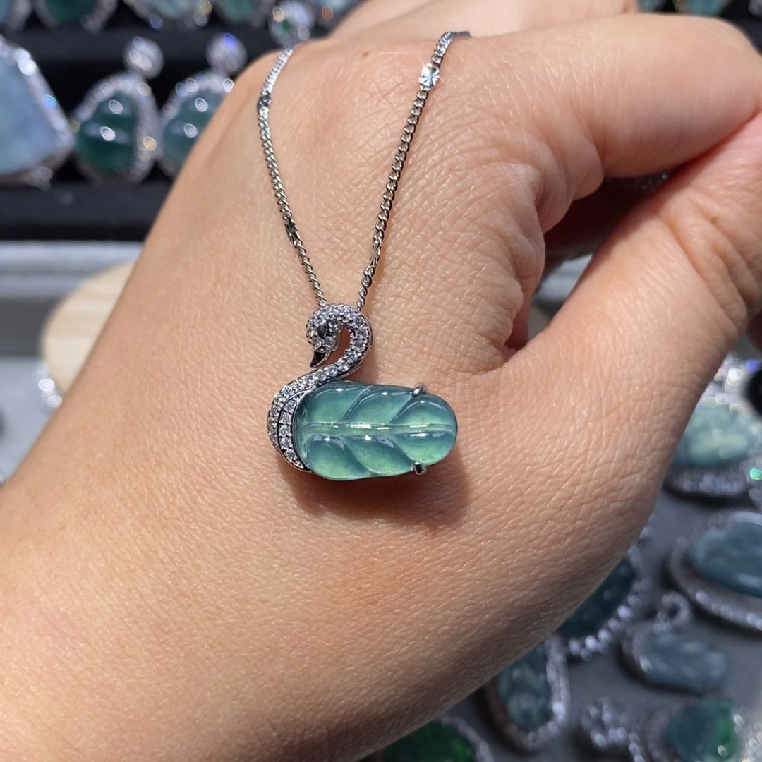 翡翠颈饰未镶嵌翡翠