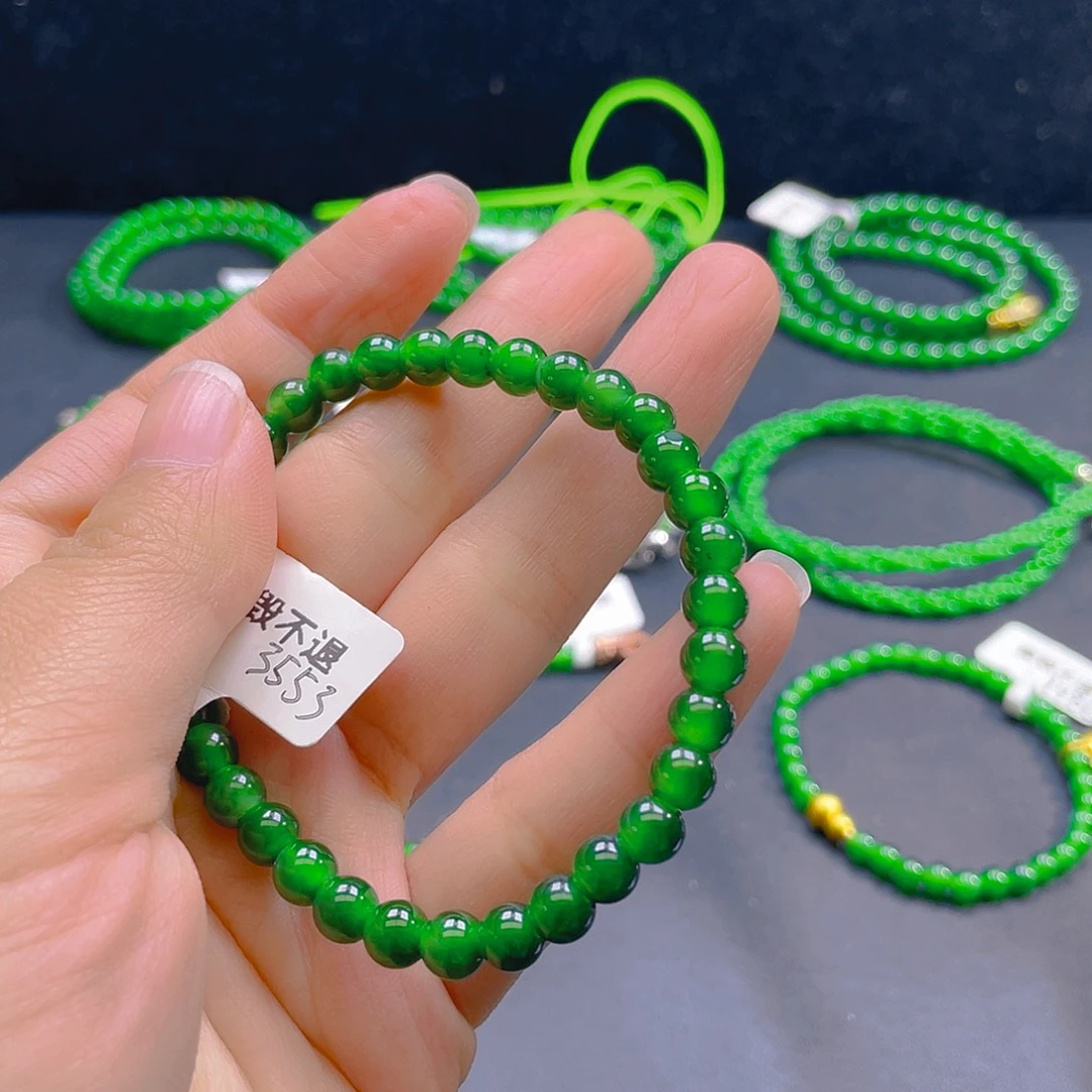 翡翠未镶嵌颈饰卡6