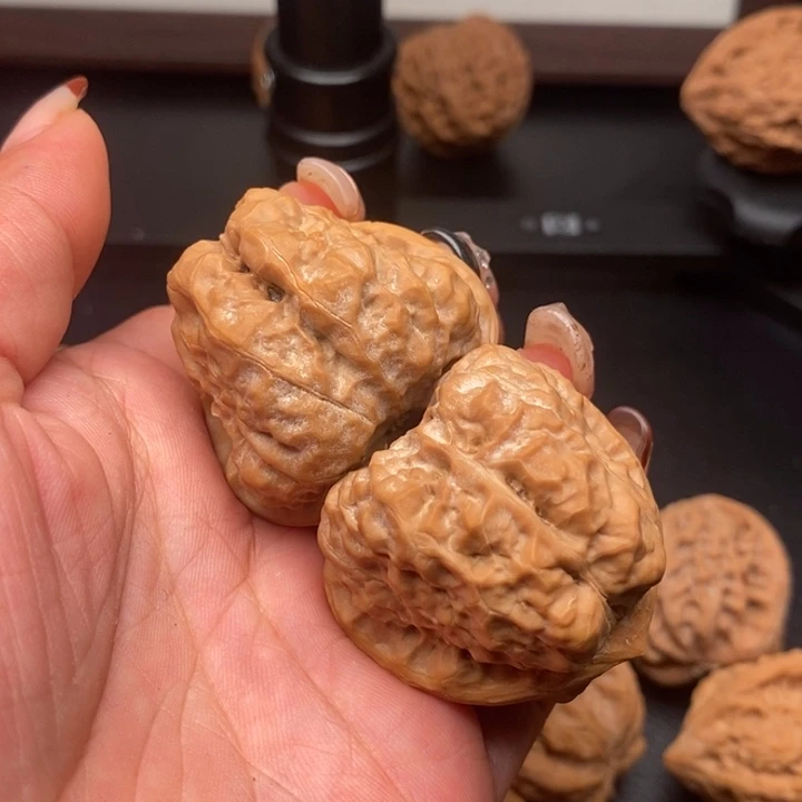 【闪购商品】D*Q文玩核桃手把件