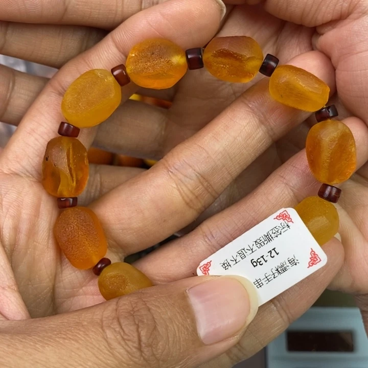 琥珀珠宝奇石未镶嵌