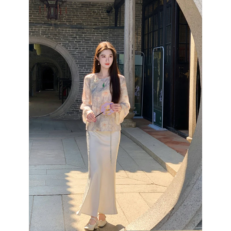 凌茜【杏栀】新中式缎面提花圆领斜襟袖缎面鱼尾长款半身裙