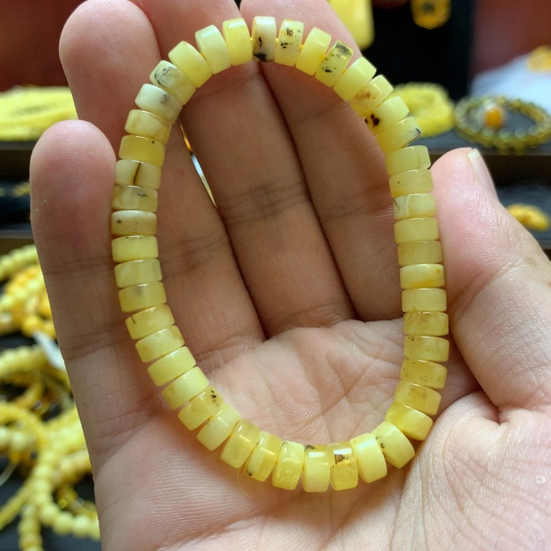 未镶嵌琥珀珠宝奇石