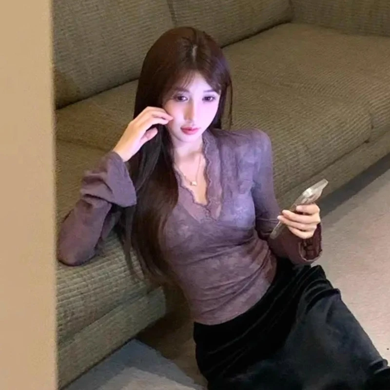 性感紫色v领蕾丝打底衫女冬紧身修身内搭纯欲辣妹设计感加绒上衣