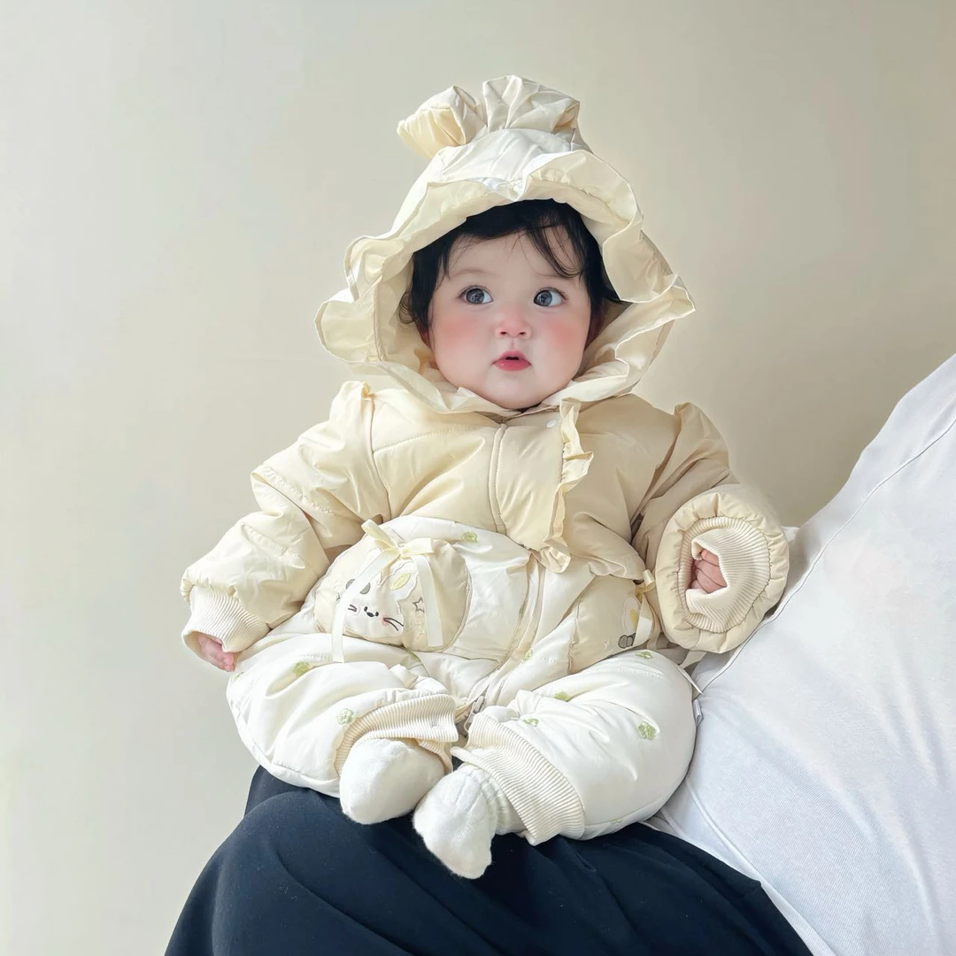 苹果兔兔连体女宝宝可爱超萌毛茸茸保暖哈衣冬季外出爬服加厚连体