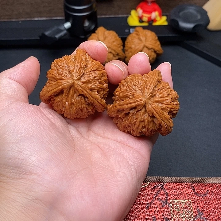 小***陆把件文玩核桃白奔