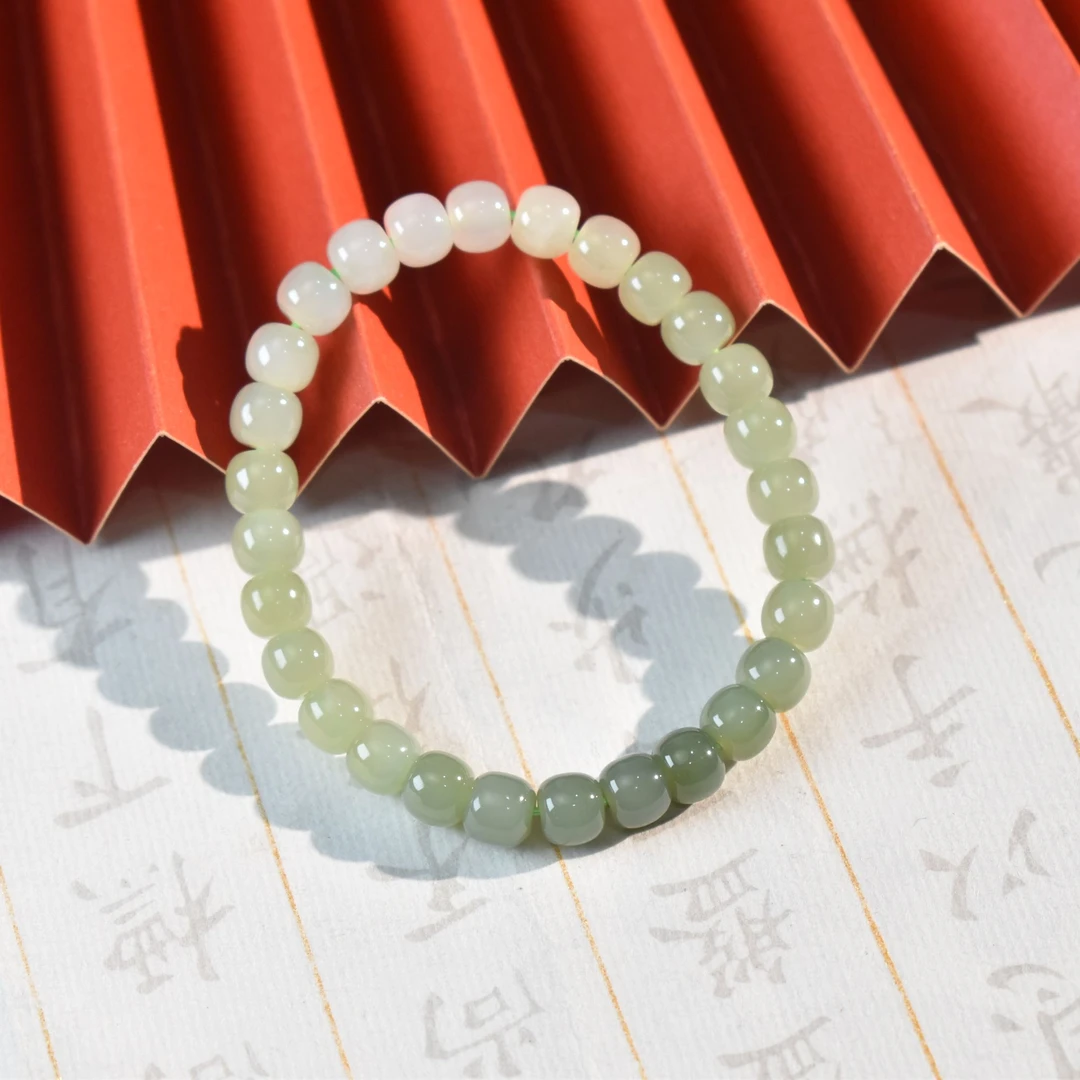 【缺货】和田玉渐变老型珠手串 6*5mm YLL0235