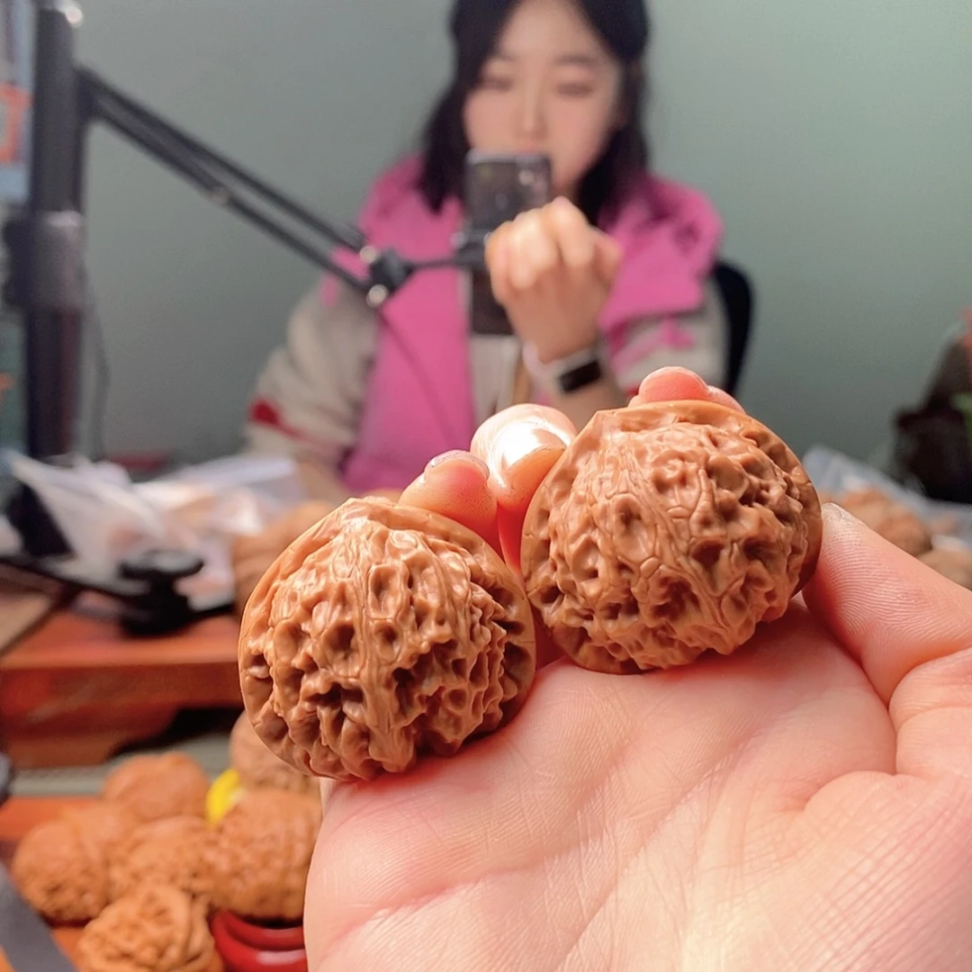 文玩核桃吊坠黄****叔宫灯37