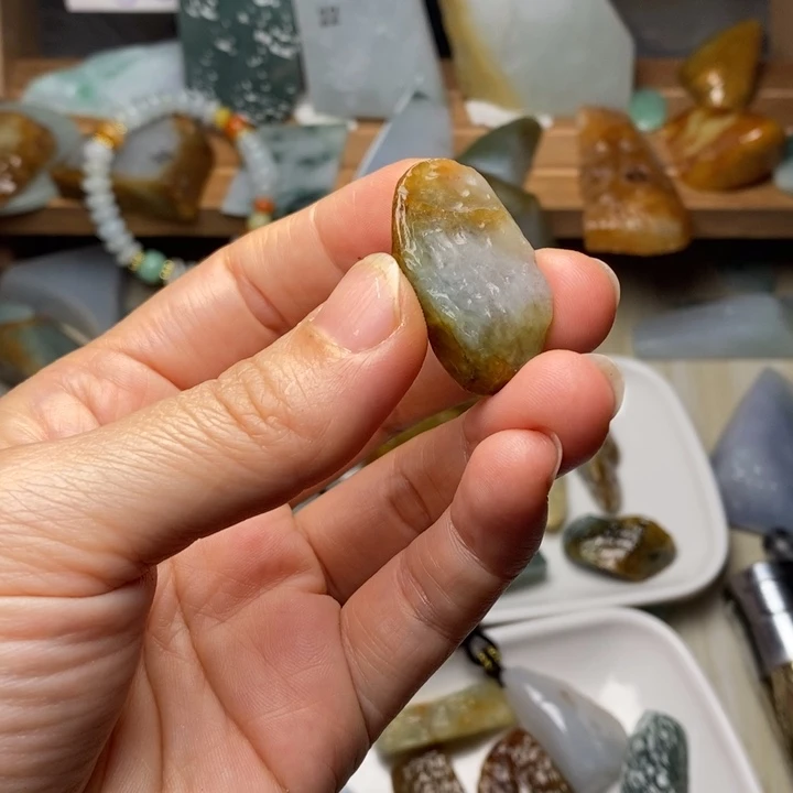 翡翠未镶嵌颈饰天然