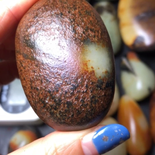 大***好和田玉未镶嵌珠宝奇石