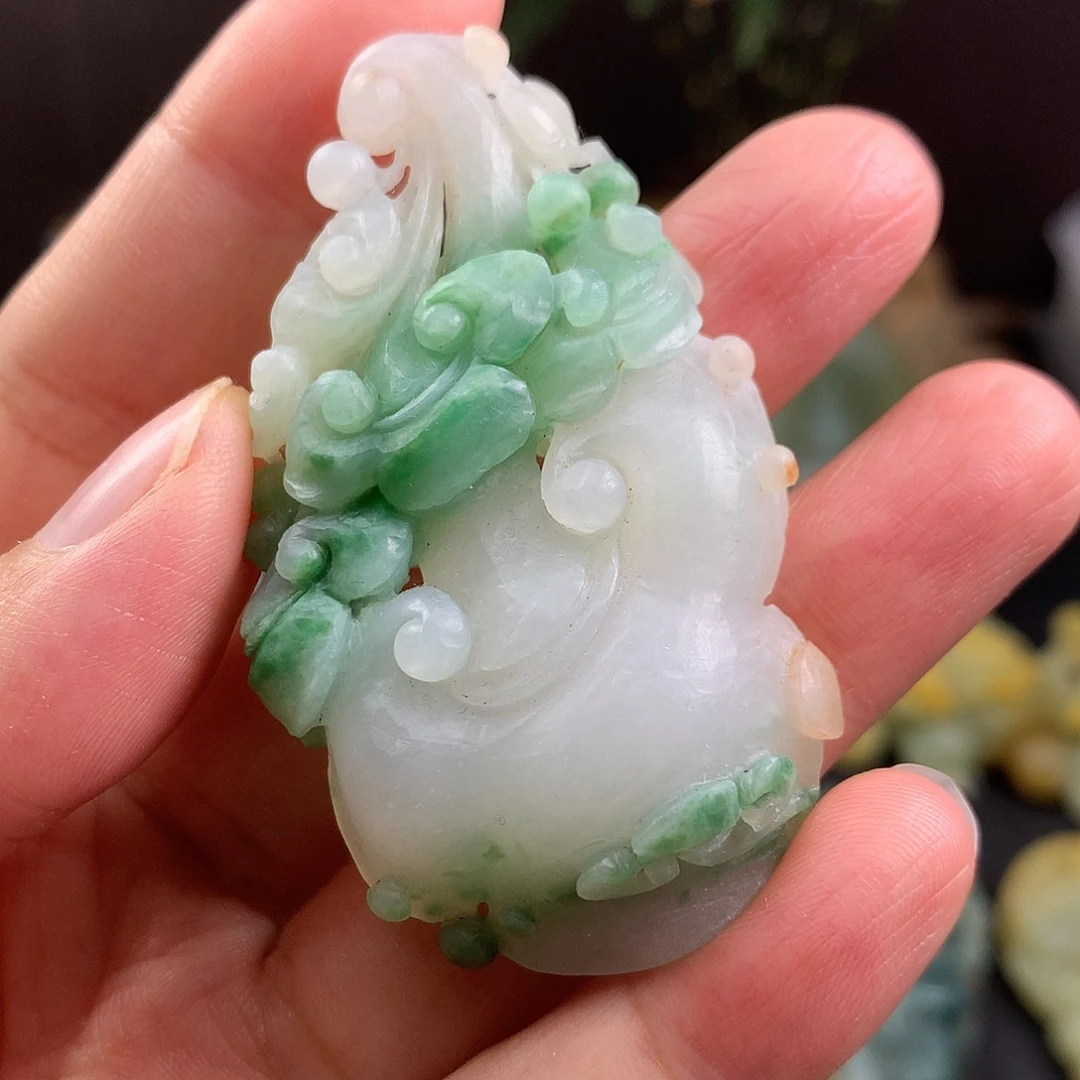 定制翡翠未镶嵌如意