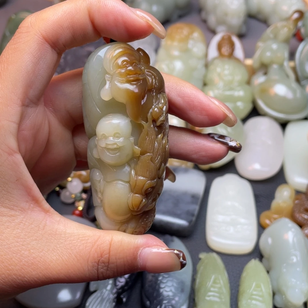 懂***得和田玉未镶嵌颈饰