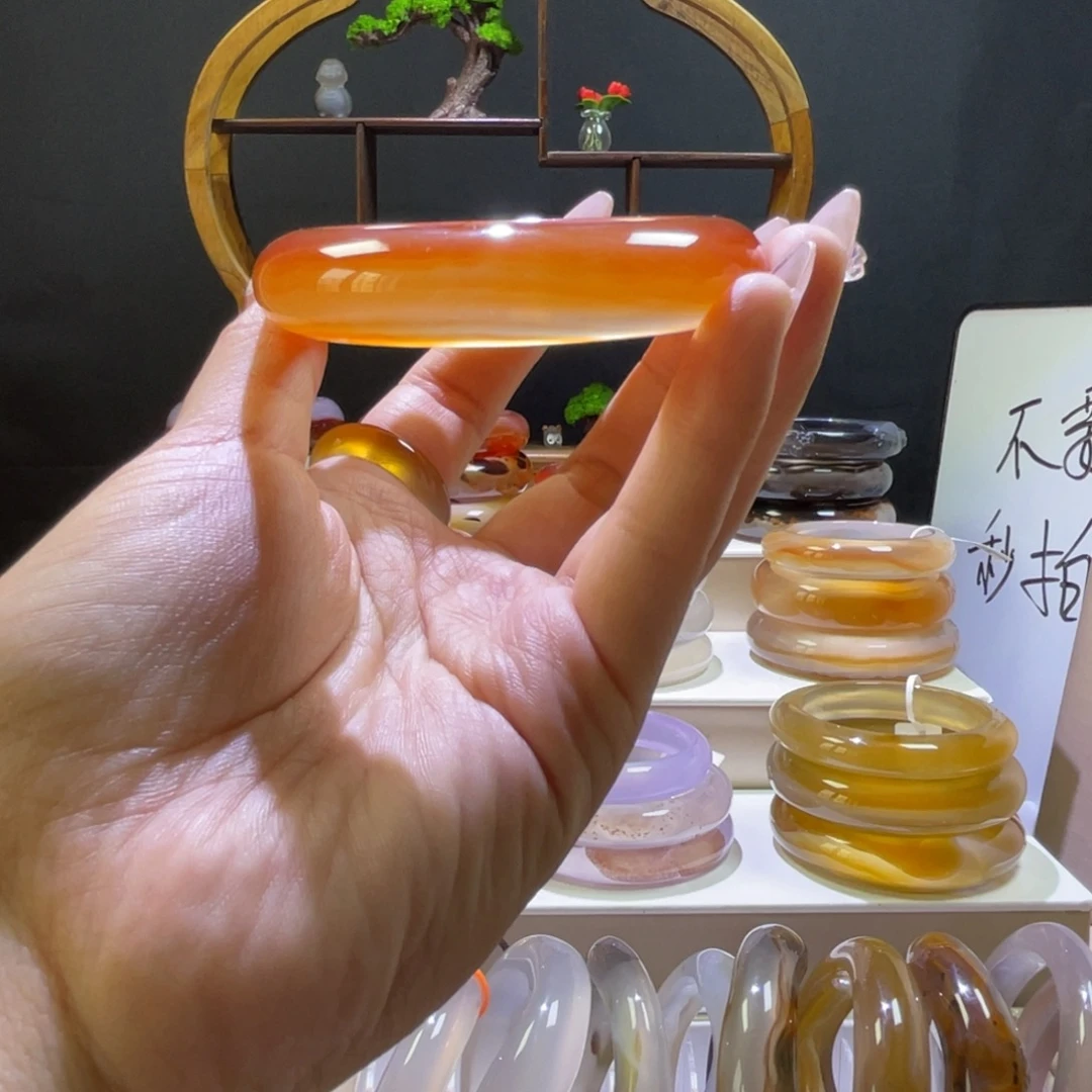 玛瑙/玉髓手镯未镶嵌