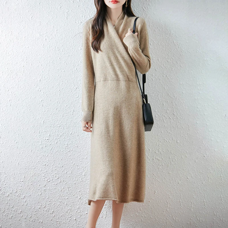 秋冬100纯羊毛连衣裙女时尚交叉V领纯色显瘦长款针织过膝裙RT1326