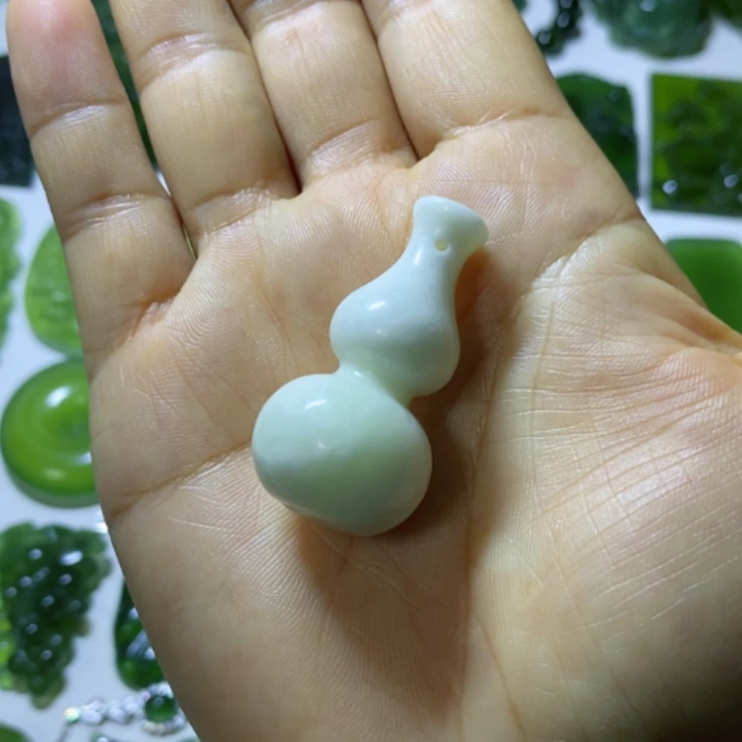 【闪购商品】未镶嵌蛇纹石玉颈饰