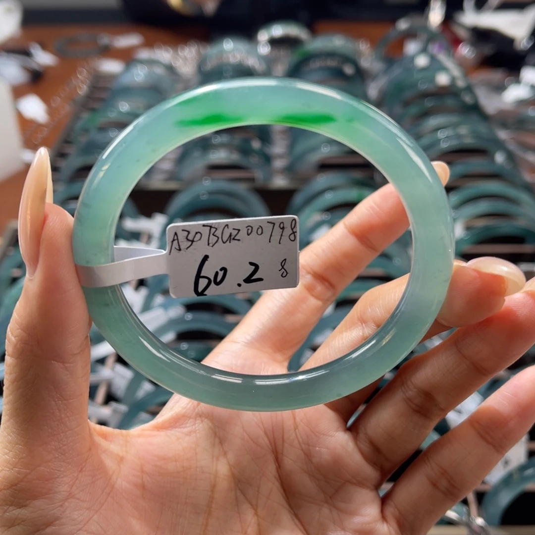 翡翠未镶嵌手镯60.28