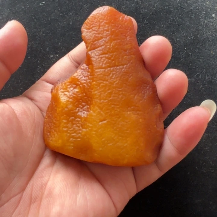 未镶嵌蜜蜡珠宝奇石