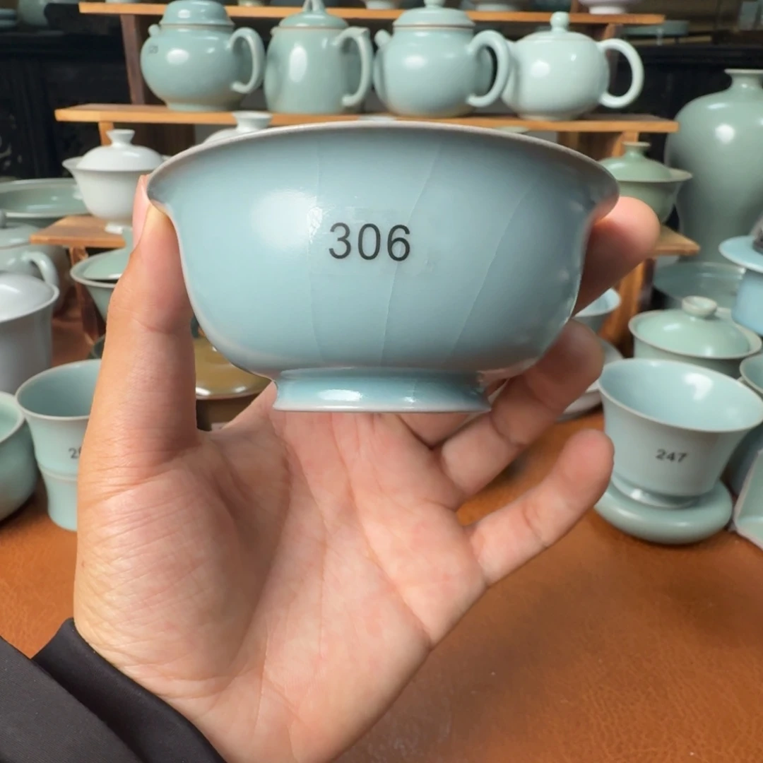 陶摆件一级仿古淡天青超薄胎压手杯100cc开片