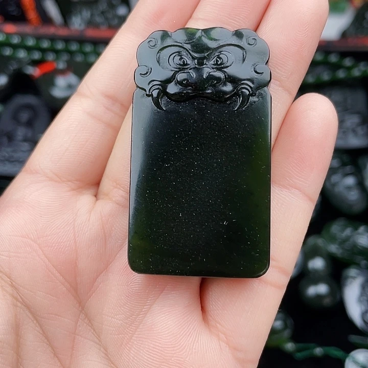 蛇纹石玉未镶嵌手链泰山玉兽头无事牌