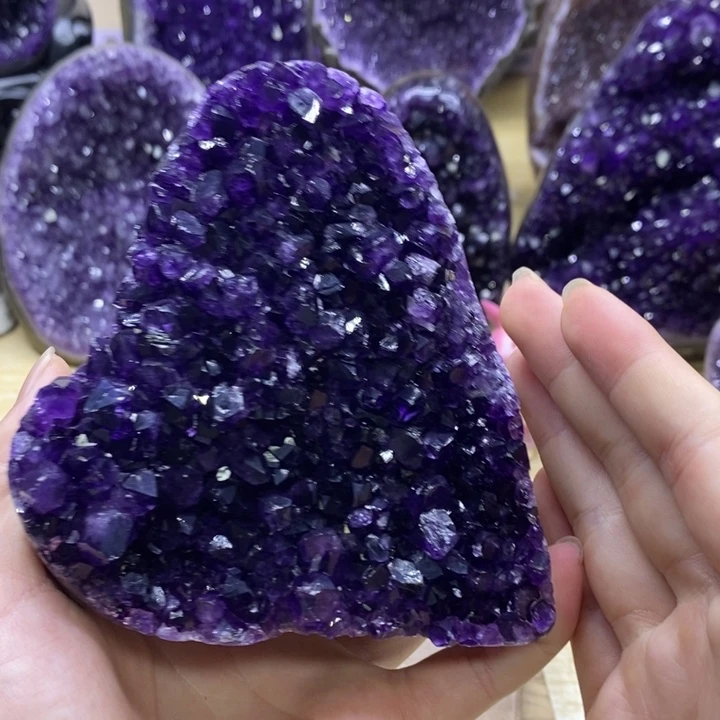 紫晶未镶嵌大型摆件（非配饰）