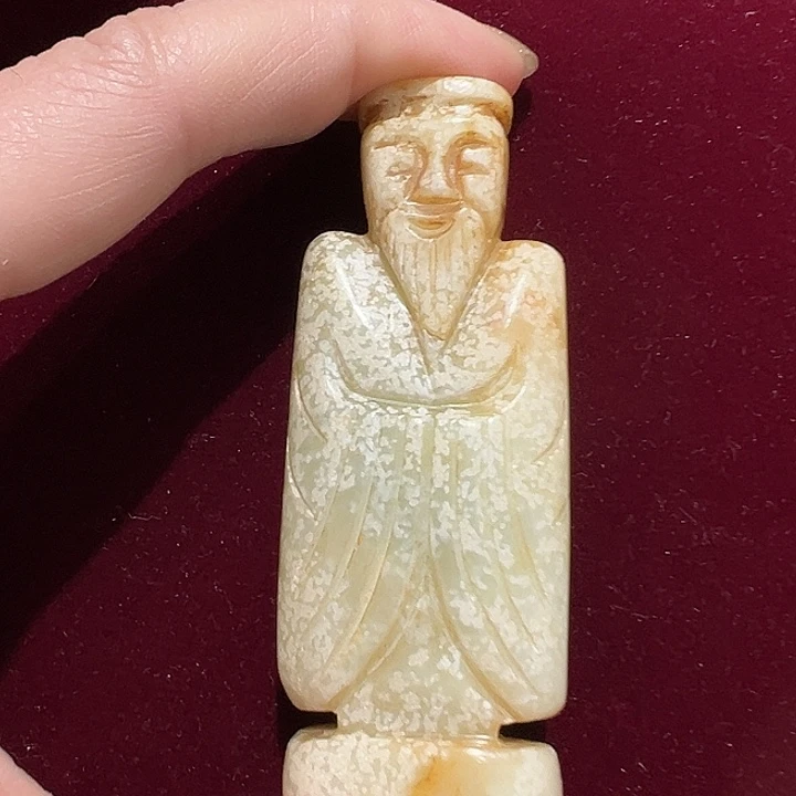 透闪石质玉未镶嵌颈饰