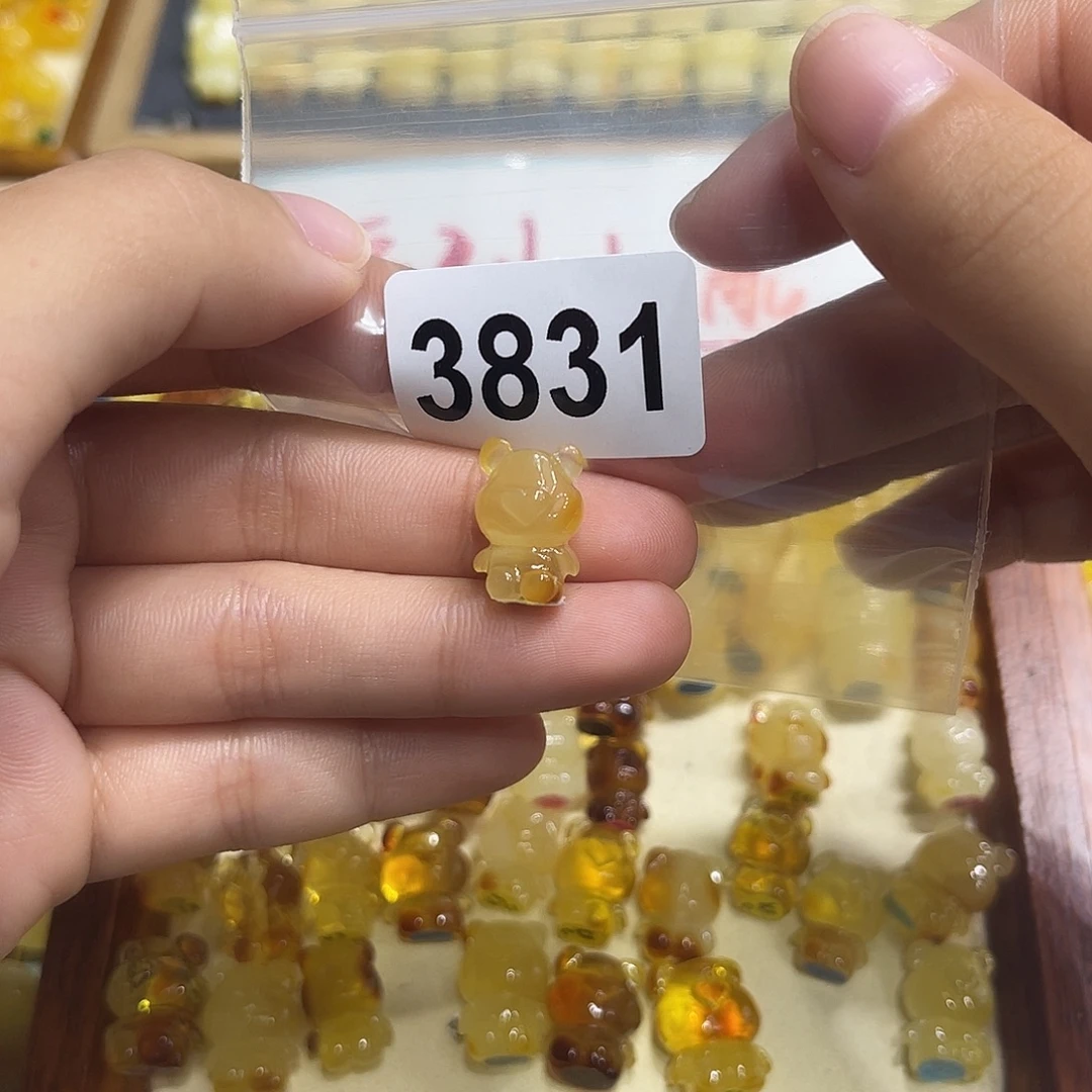 琥珀未镶嵌珠宝奇石