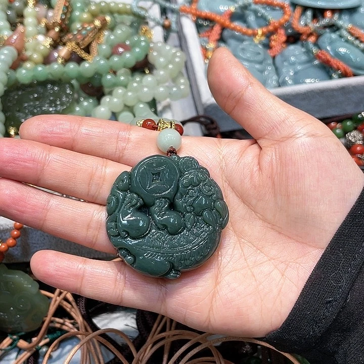 【闪购商品】和田玉未镶嵌颈饰八**?