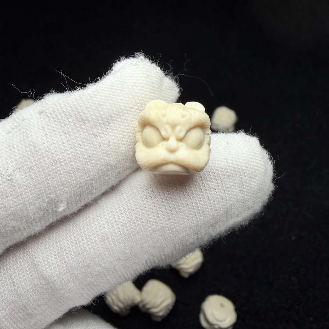 A139猛犸象牙醒狮配珠配饰约12mm冰料果冻料