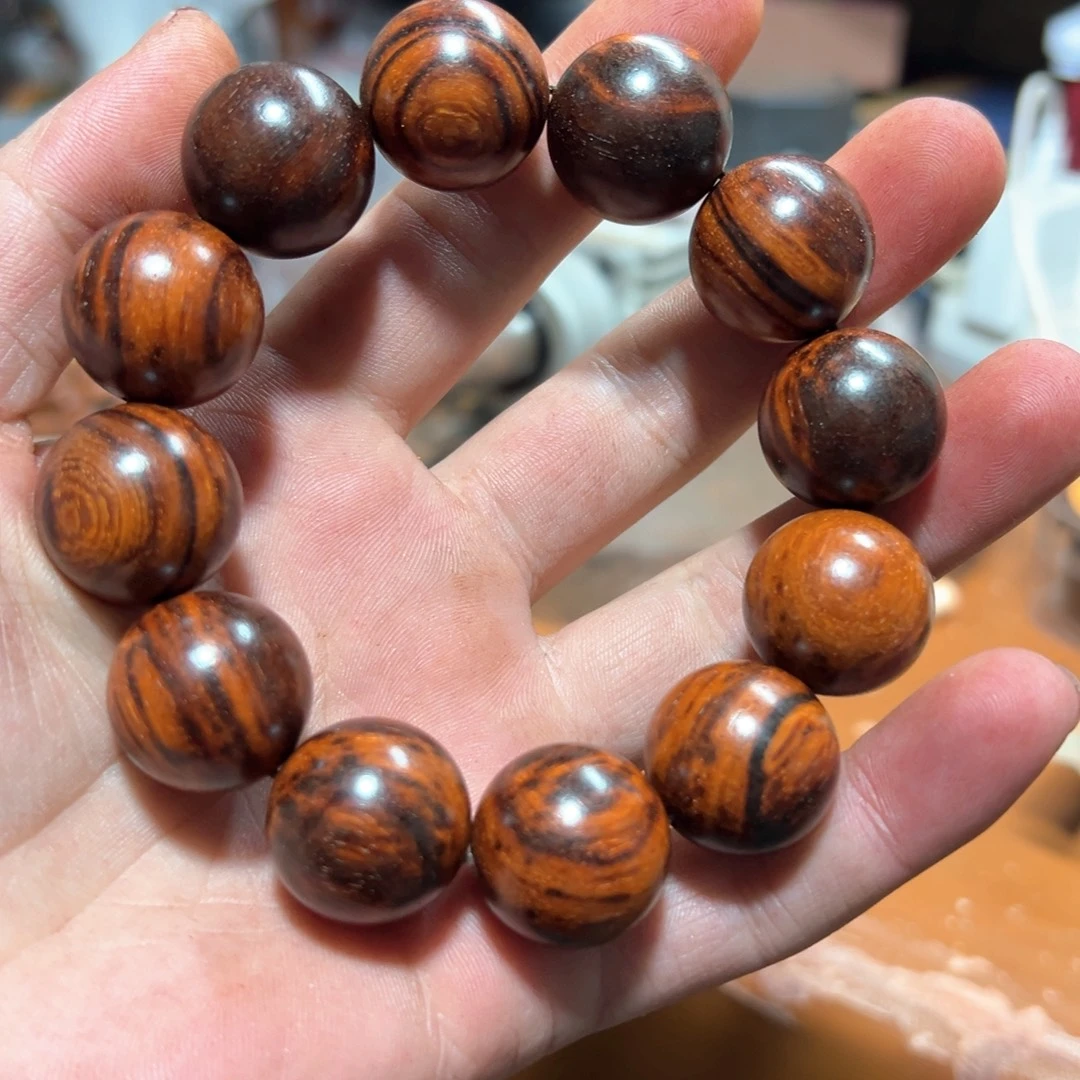 紫檀木类端景台印度小叶紫檀手串