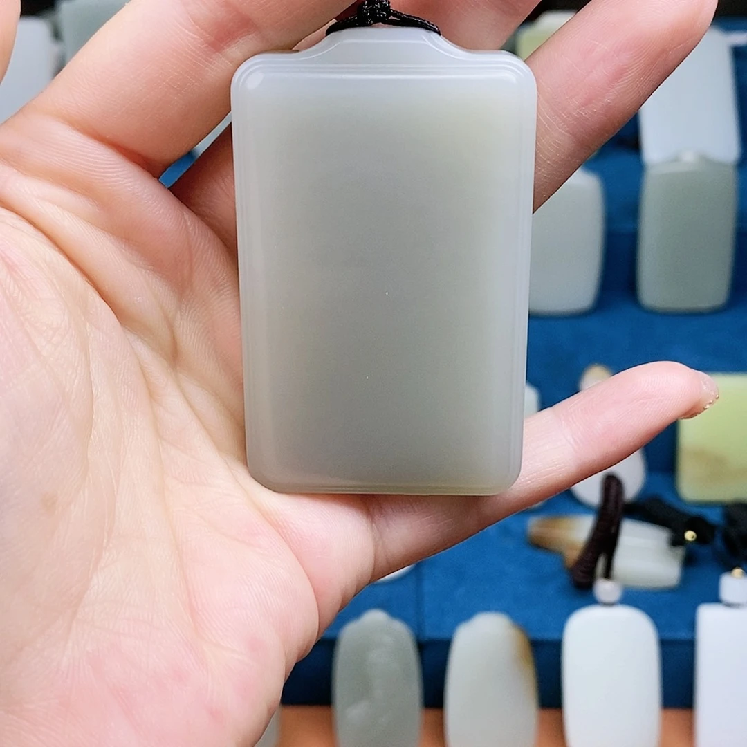 和田玉（糖玉）未镶嵌颈饰