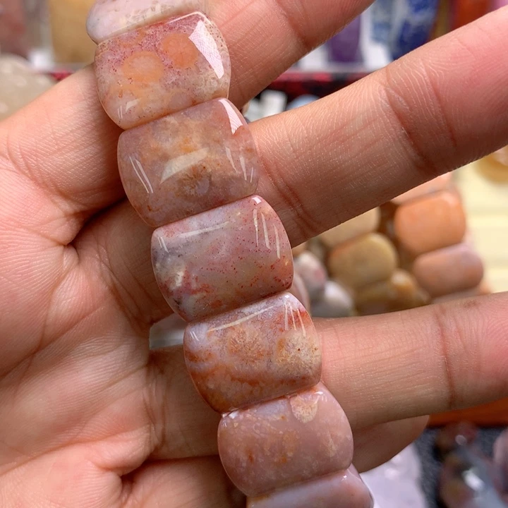 硅化珊瑚（珊瑚玉）未镶嵌颈饰