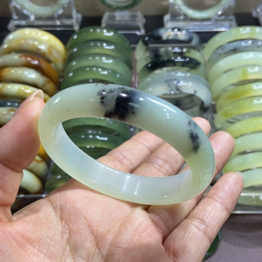 蛇纹石玉手镯未镶嵌60