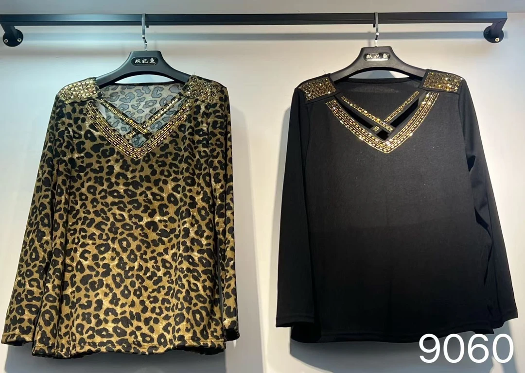 9060时尚洋气小心机重工百搭衫