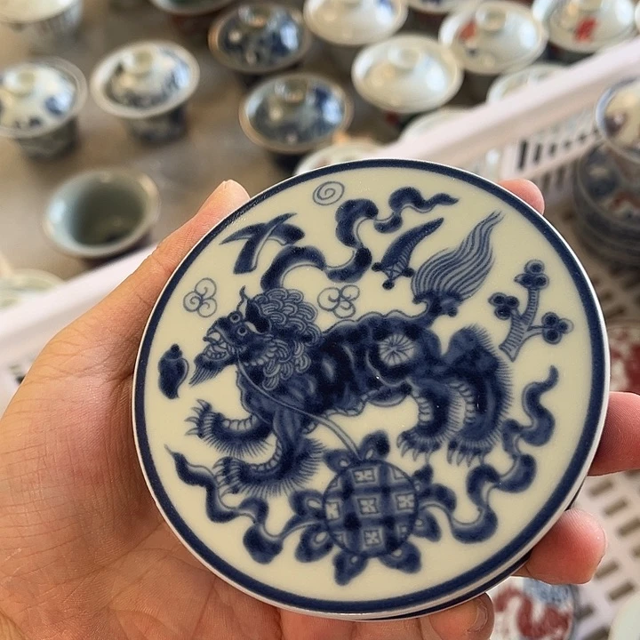 摆件景德镇青花狮子盖置