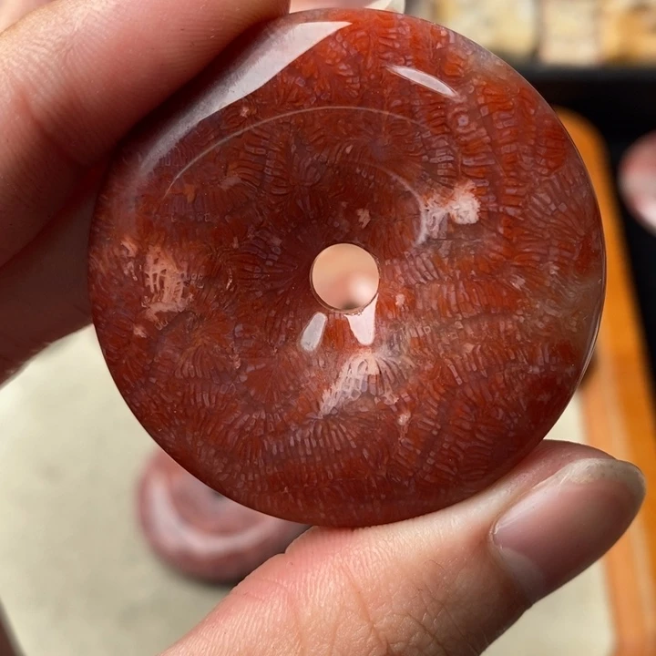 硅化玉颈饰未镶嵌问*堂