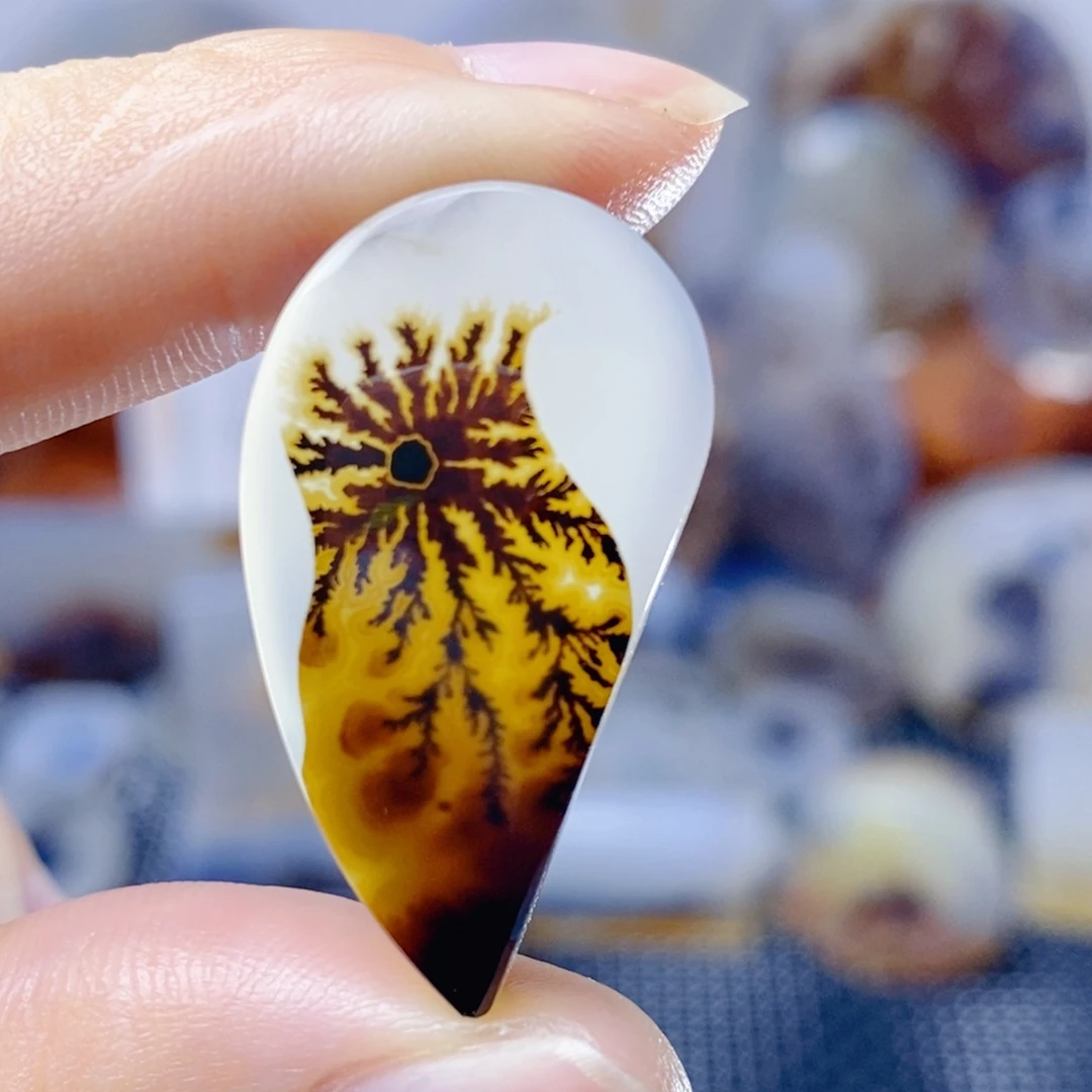 玛瑙/玉髓未镶嵌珠宝奇石