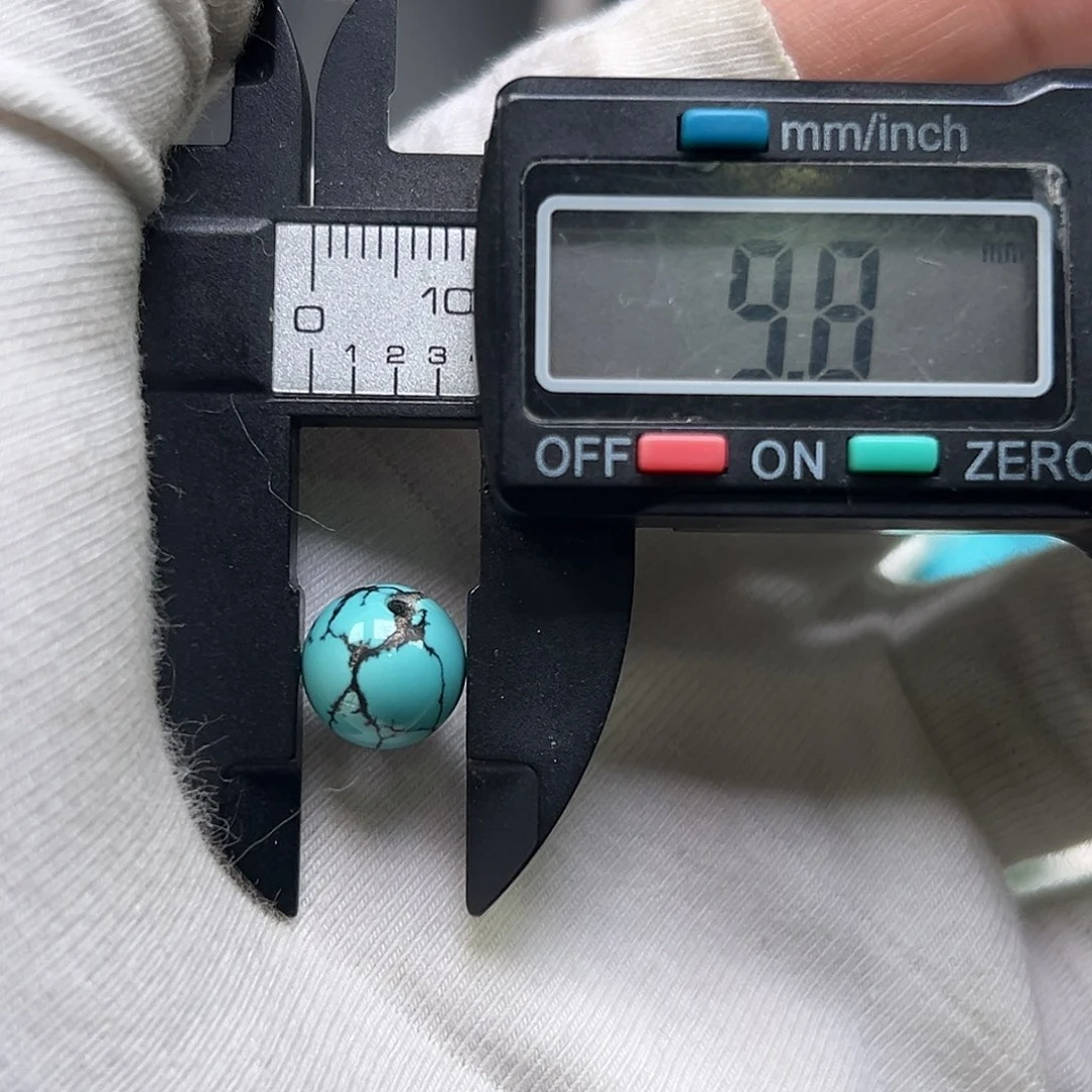 绿松石珠宝奇石未镶嵌回*?